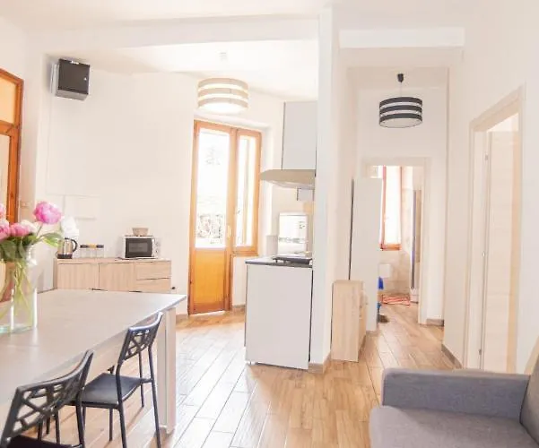 Valery Апартаменты *